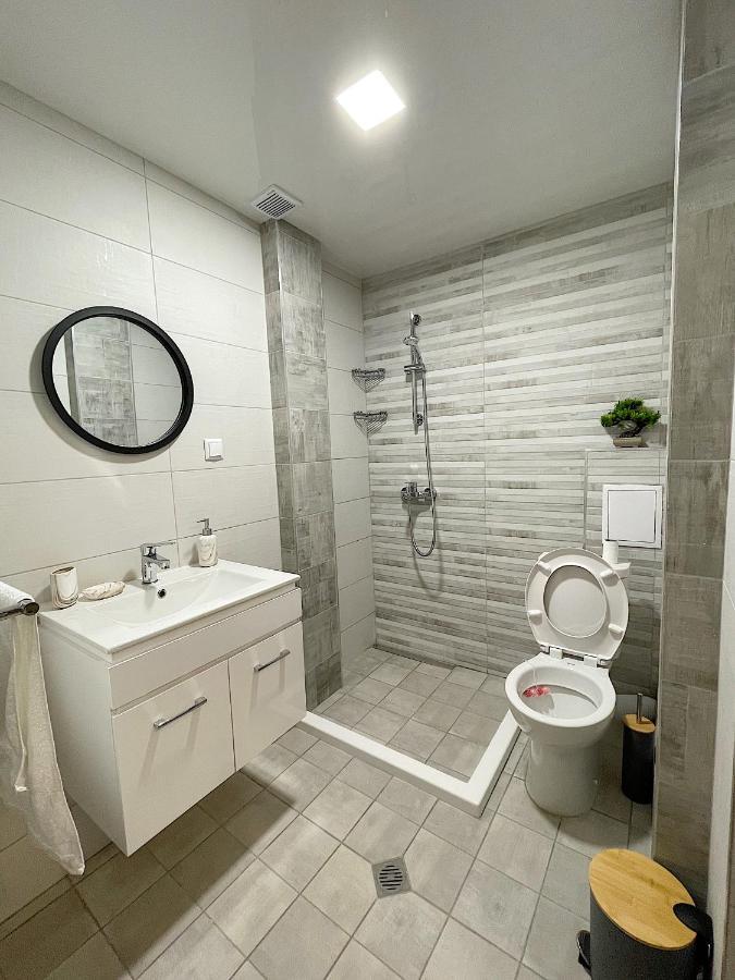 Fenix 2 Bedroom Apartment Varna Center المظهر الخارجي الصورة